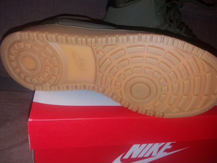 Кроссовки Nike новые