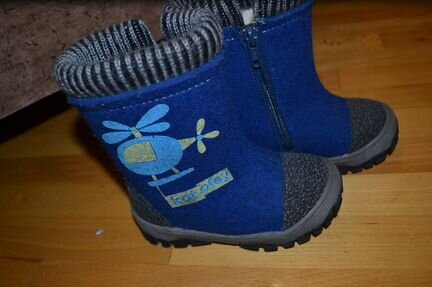 Продам валенки Котофей на мальчика 25