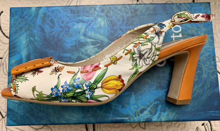 Практически новые летние туфли CavaLetto