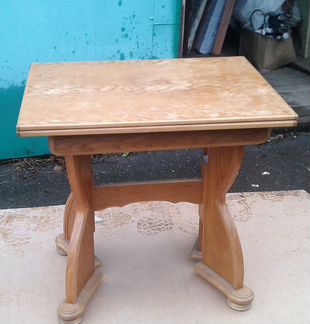 Дубовый столик