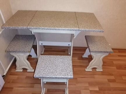 Кухонный стол раскладной со стульями