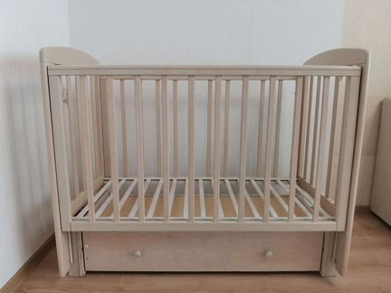 Кроватка Лель с продольным маятником. Белёный дуб