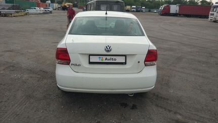 Volkswagen Polo 1.6 МТ, 2012, битый, 110 000 км