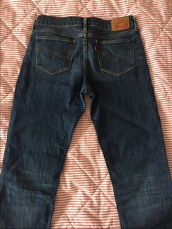 Джинсы Levis