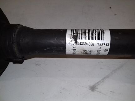 Привод, приводной вал правый Мерседес GLK