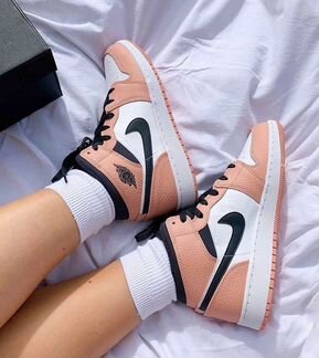 Женские кроссовки Nike air Jordan