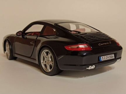 Porsche 911 Carrera S (997) 2005 Maisto 1:18