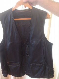 Кожаная жилетка