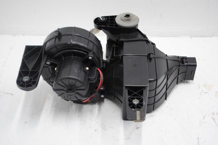 Вентилятор отопителя в корпусе сзади Volvo XC90 II