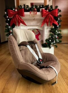 2 Автокресла Maxi-Cosi и База Isofix для них
