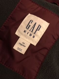GAP утеплённая жилетка, размер XS, для мальчиков
