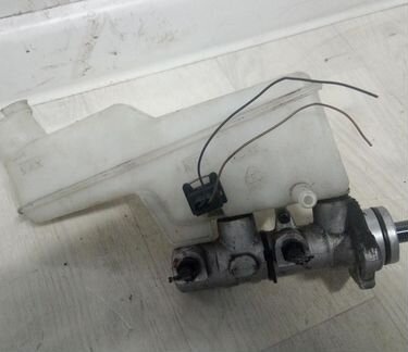 Главный тормозной цилиндр с бачком (без вакумника