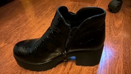 Осенние ботинки новые 36 размер