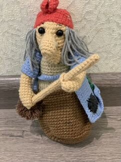 Игрушка вязанная Баба Яга