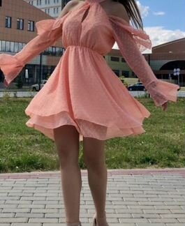 Персиковое платье