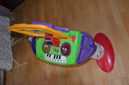 Музыкальная парта fisher price