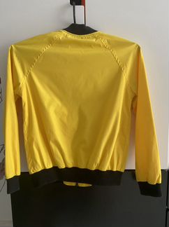 Ветровка (бомбер)