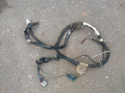 Электропроводка двери задняя правая Toyota Land