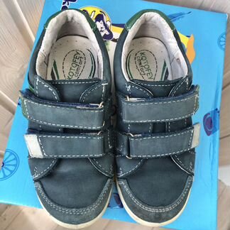 Продаются кроссовки Котофей. Размер 28