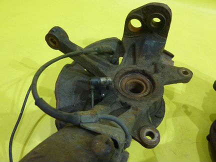 Поворотный кулак передний Мазда 6 GG левый правый