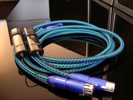 Audioquest SKY DBS 72V XLR и Audioquest Columbia D